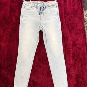 American Eagle Outfitters super high rise Jegging Light Blue Skinny Jeans